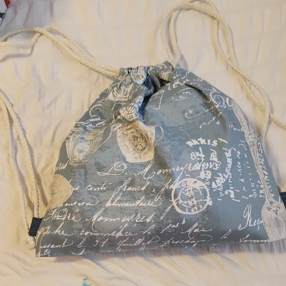 Elegant Blue Script Drawstring Backpack - Picture 4 of 4